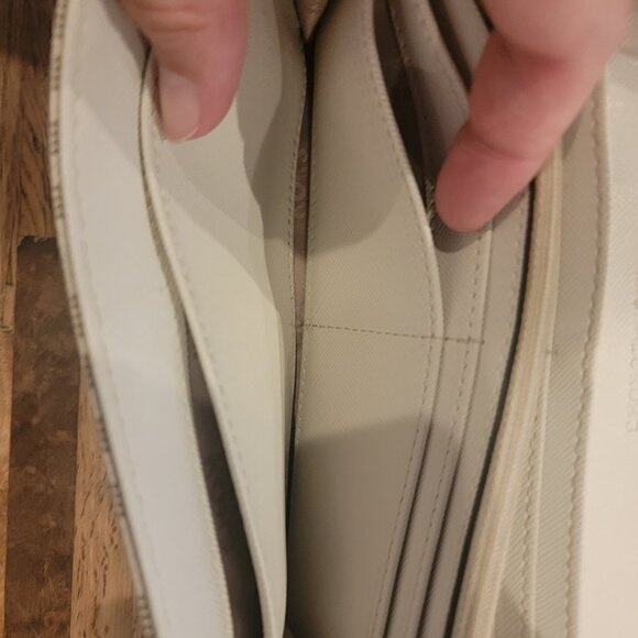 Michael Kors Fulton Carryall Women's Leather Wallet - Picture 14 of 16